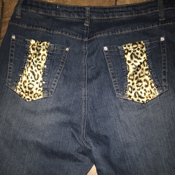 Women’s V.I.P. Stretch Jeans - Picture 8 of 11